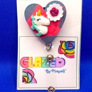 🆕Badge Reel 🛍🤩Free Shipping ✈️💌for bundle of 3 items and up📦